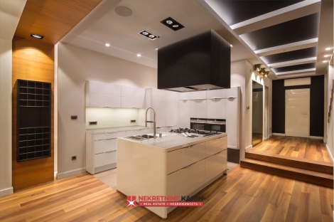 Квартира, 3315 м², 1 764 112$ — FAKTOR